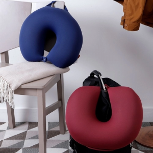 Almofada de Pescoço G com Alça e Botão - Ziman By Fom